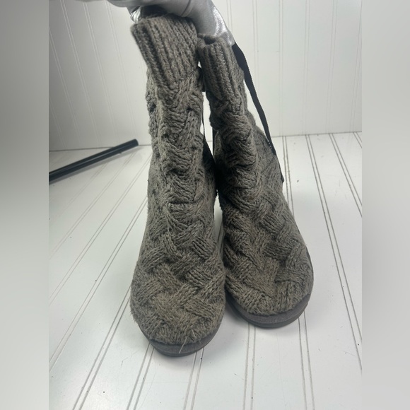 UGG Boot Bootie Cable Knit Bow Ribbon Lace Back Isla Gray Suede Womenโs Size 6 - Picture 4 of 10